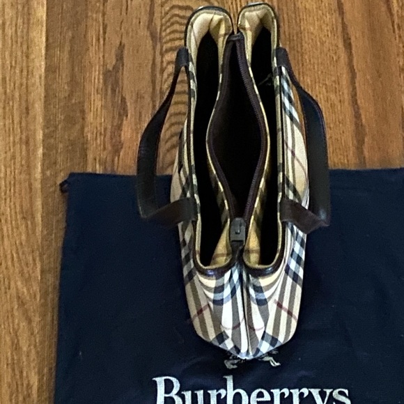 Burberry handbag - Picture 2 of 5